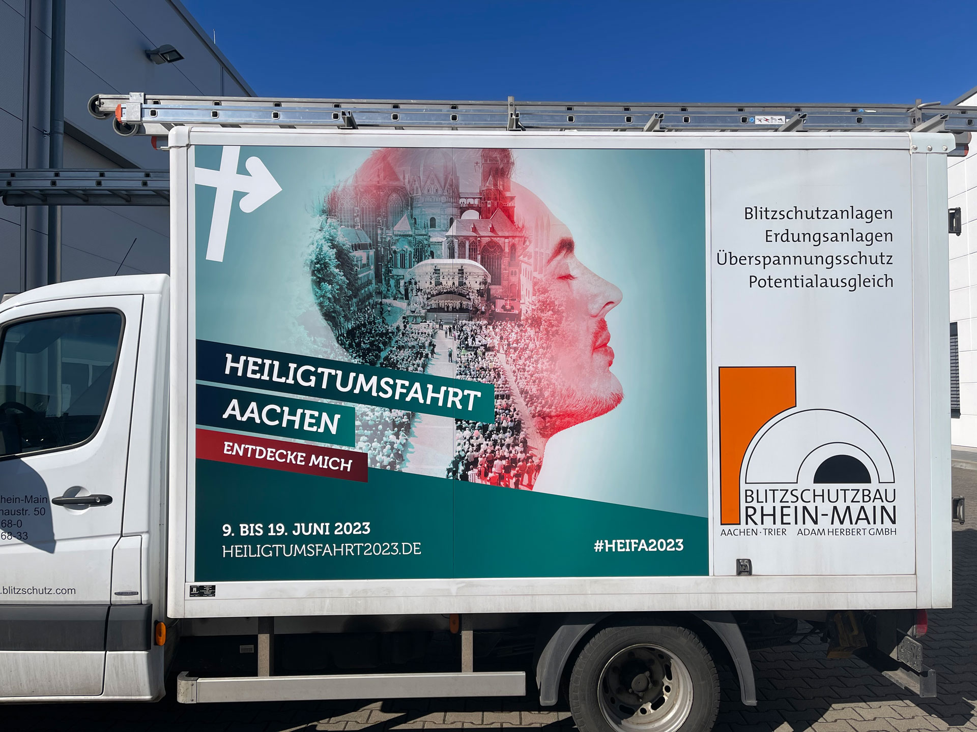 Fahrzeugbeklebung-Heiligtumsfahrt-1